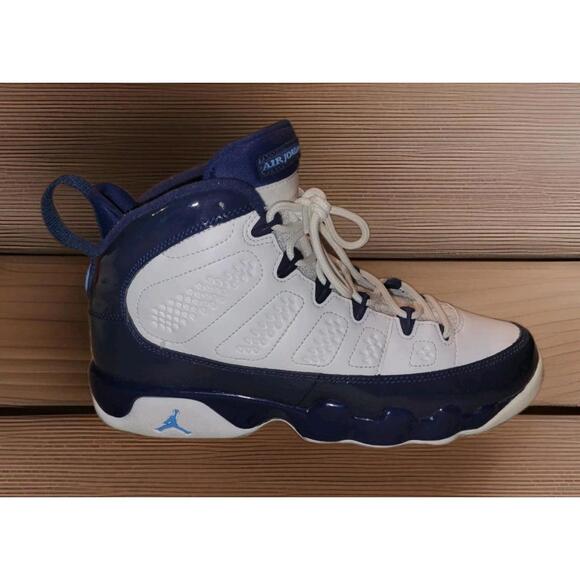 Size (GS) Jordan Retro Mid UNC